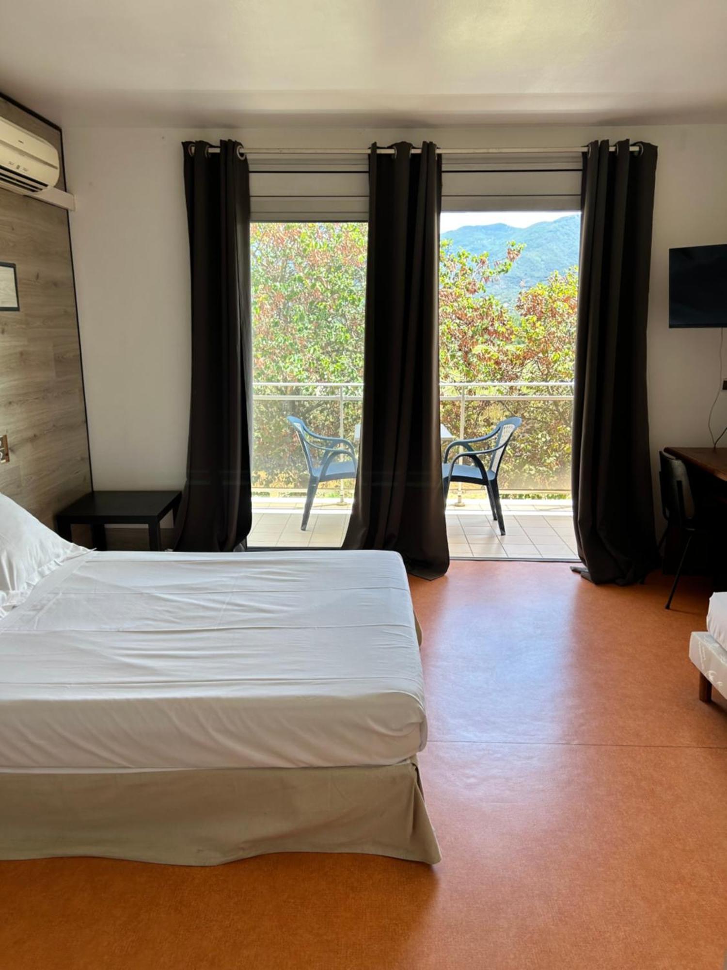Hotel La Garenne Tresserre Luaran gambar
